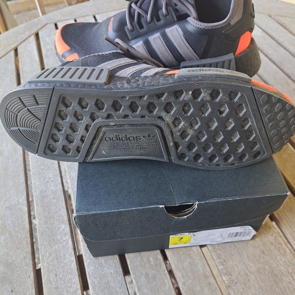 Adidas NMD R1 - Picture 5 of 6